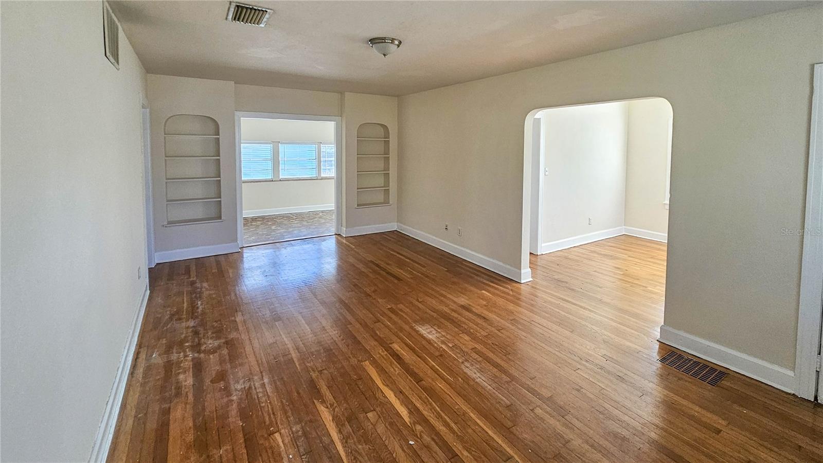 860 16TH AVE S, ST PETERSBURG, FL, 33701