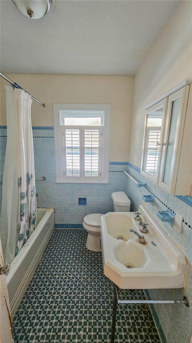 860 16TH AVE S, ST PETERSBURG, FL, 33701