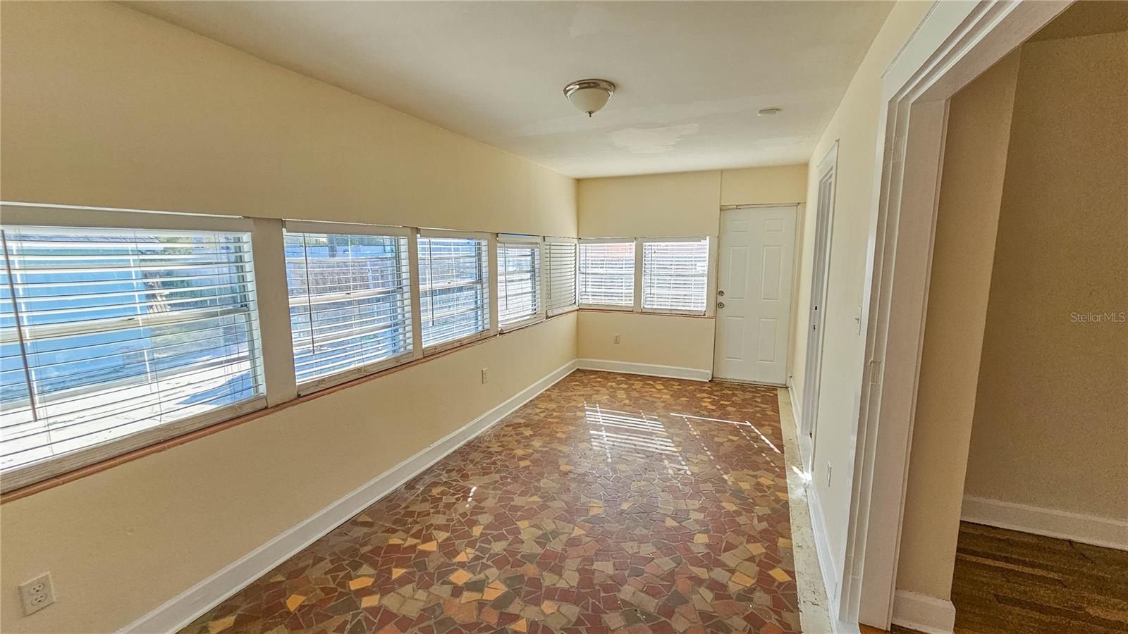 860 16TH AVE S, ST PETERSBURG, FL, 33701