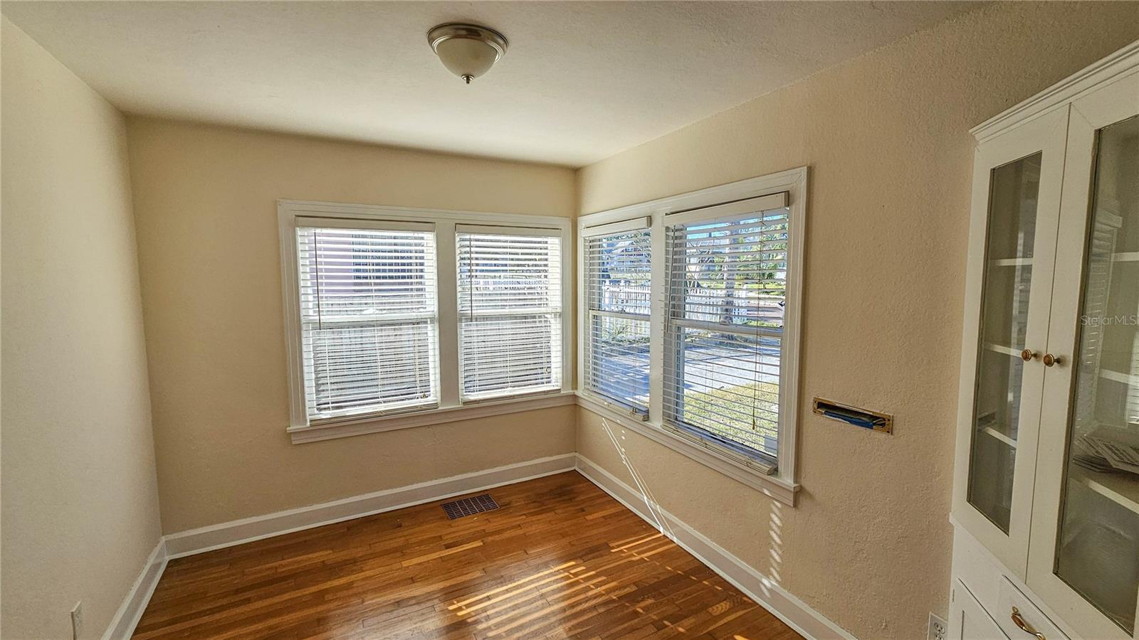 860 16TH AVE S, ST PETERSBURG, FL, 33701
