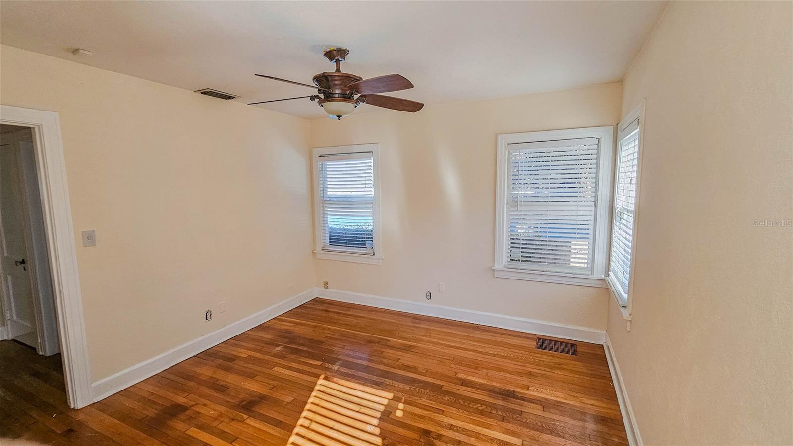 860 16TH AVE S, ST PETERSBURG, FL, 33701