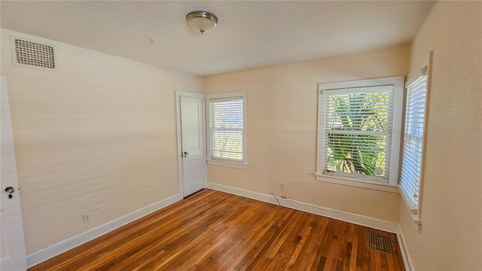 860 16TH AVE S, ST PETERSBURG, FL, 33701