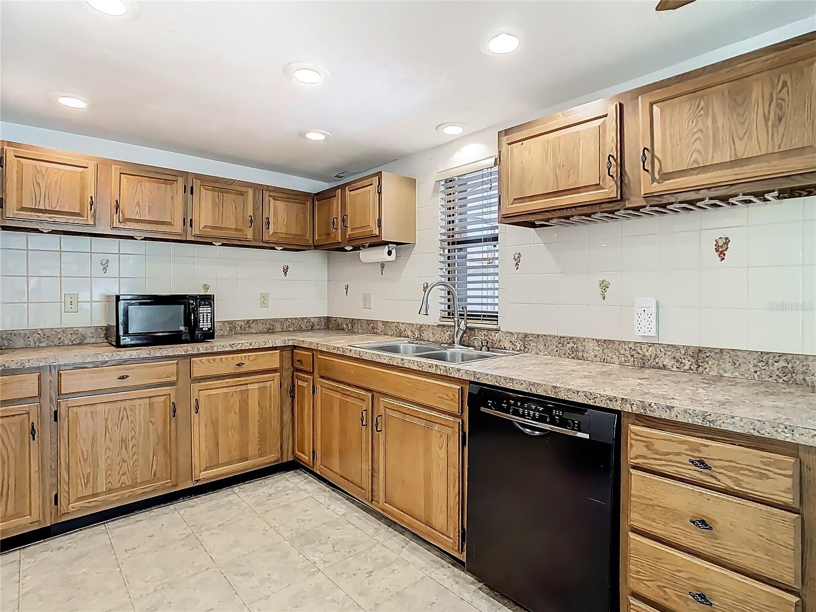 6644 KNIGHTSBRIDGE DR, NEW PORT RICHEY, FL, 34653