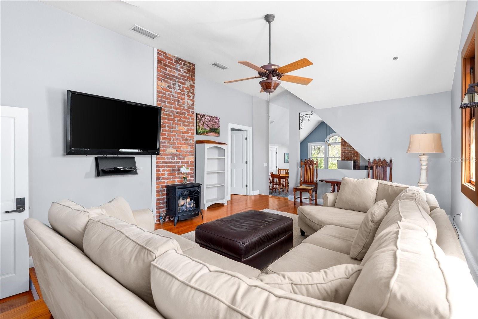 221 SE 7TH ST, GAINESVILLE, FL, 32601