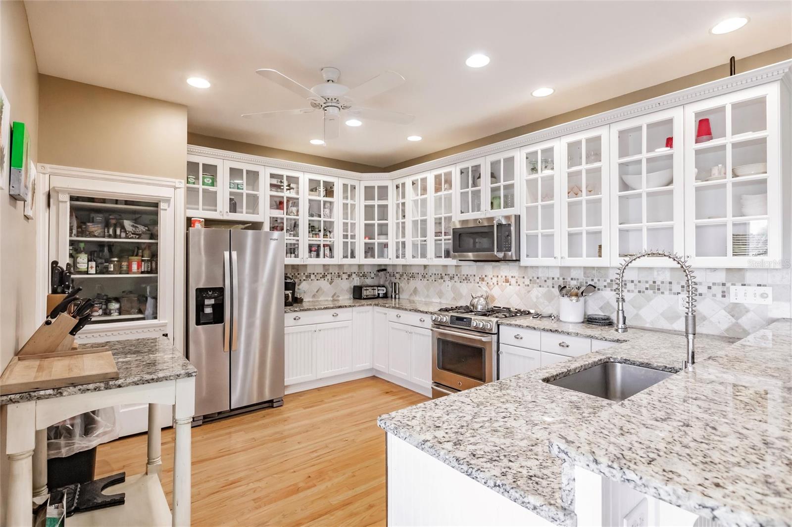 3704 BAYVIEW AVE, ST JAMES CITY, FL, 33956