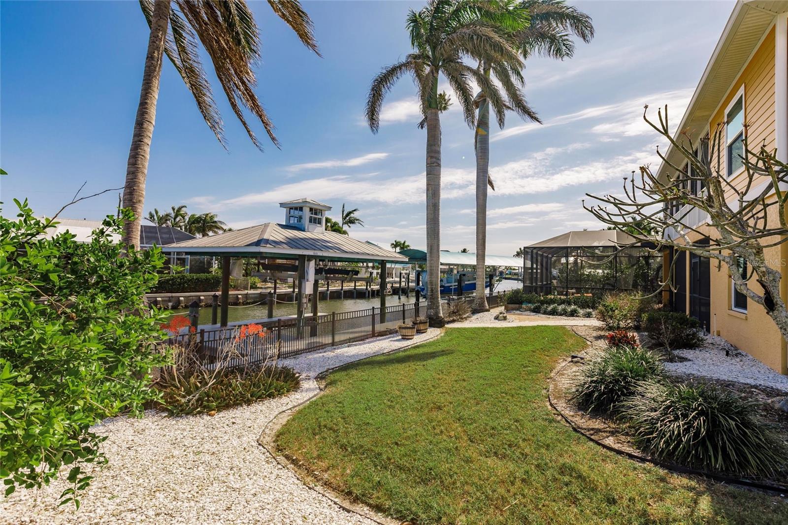 3704 BAYVIEW AVE, ST JAMES CITY, FL, 33956