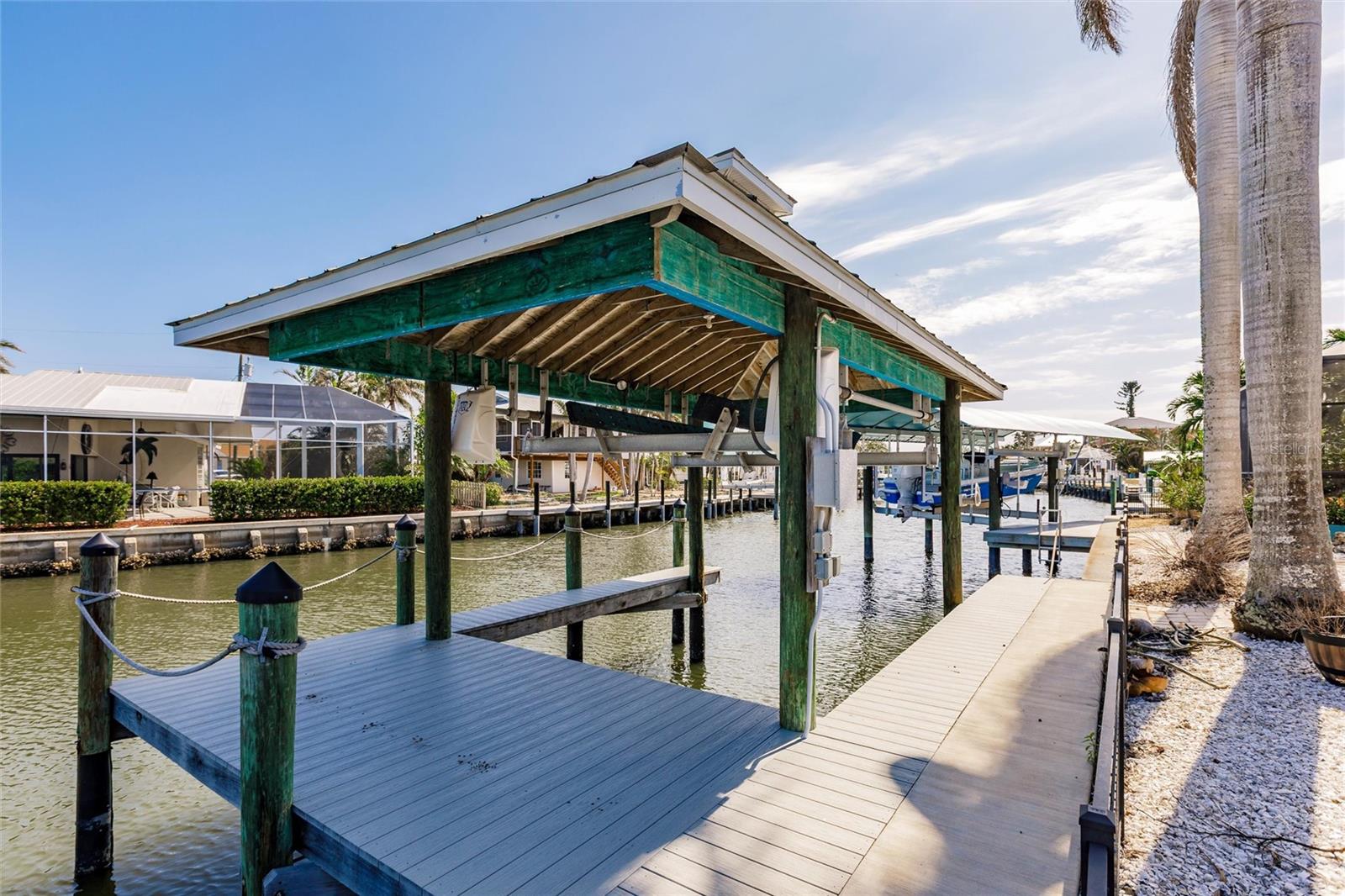 3704 BAYVIEW AVE, ST JAMES CITY, FL, 33956