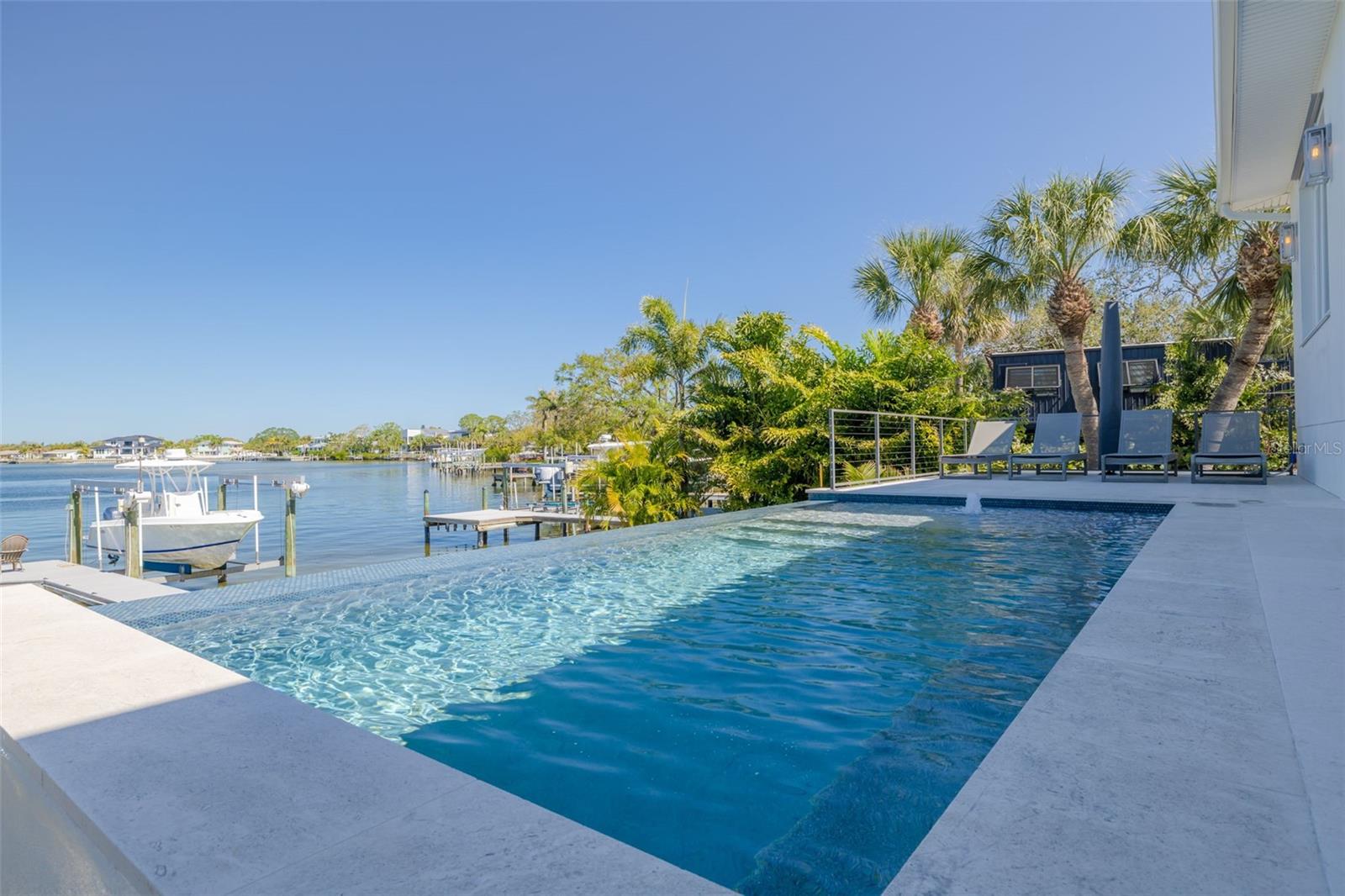 3418 OVERLOOK DR NE, ST PETERSBURG, FL, 33703