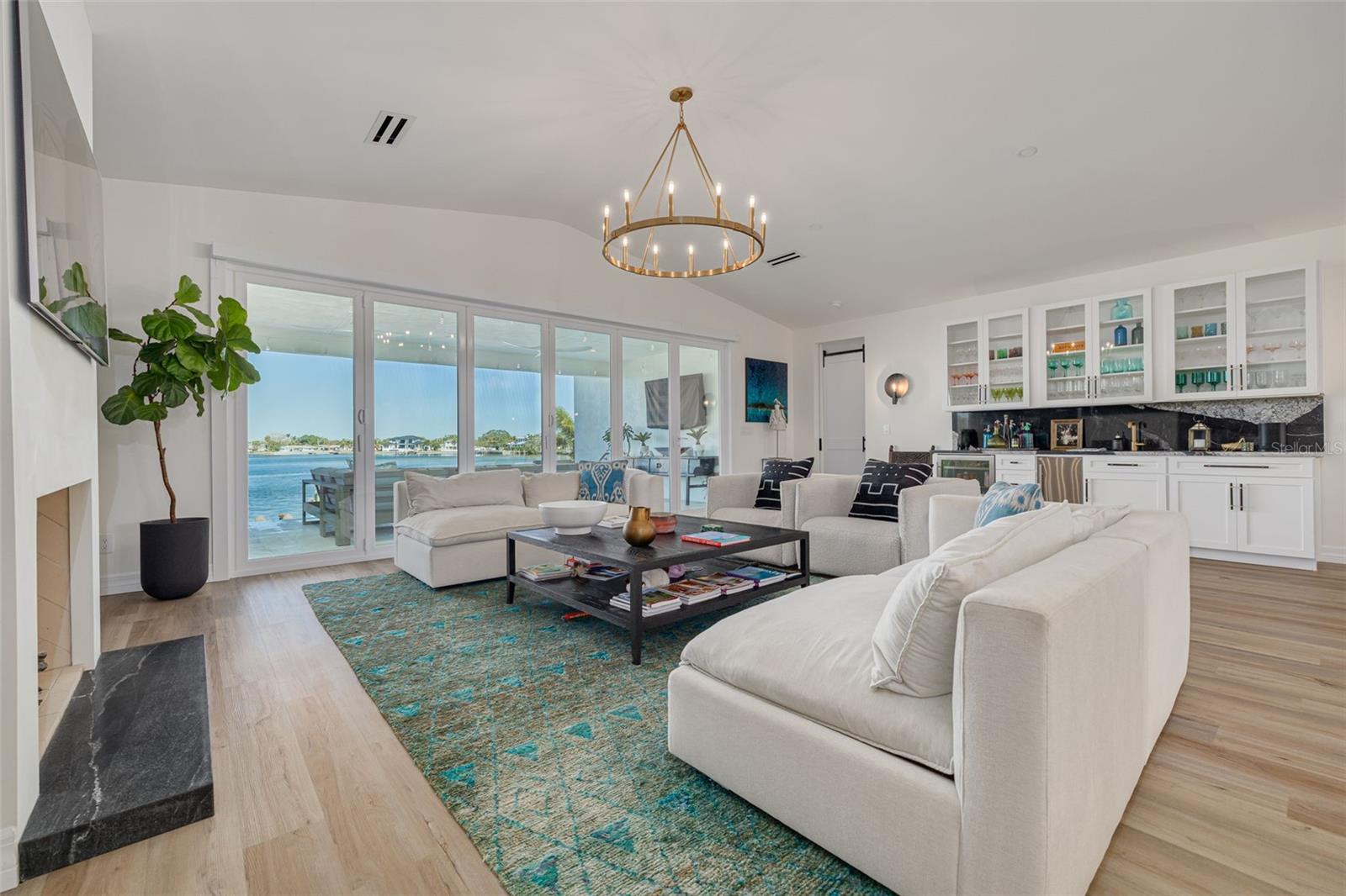 3418 OVERLOOK DR NE, ST PETERSBURG, FL, 33703