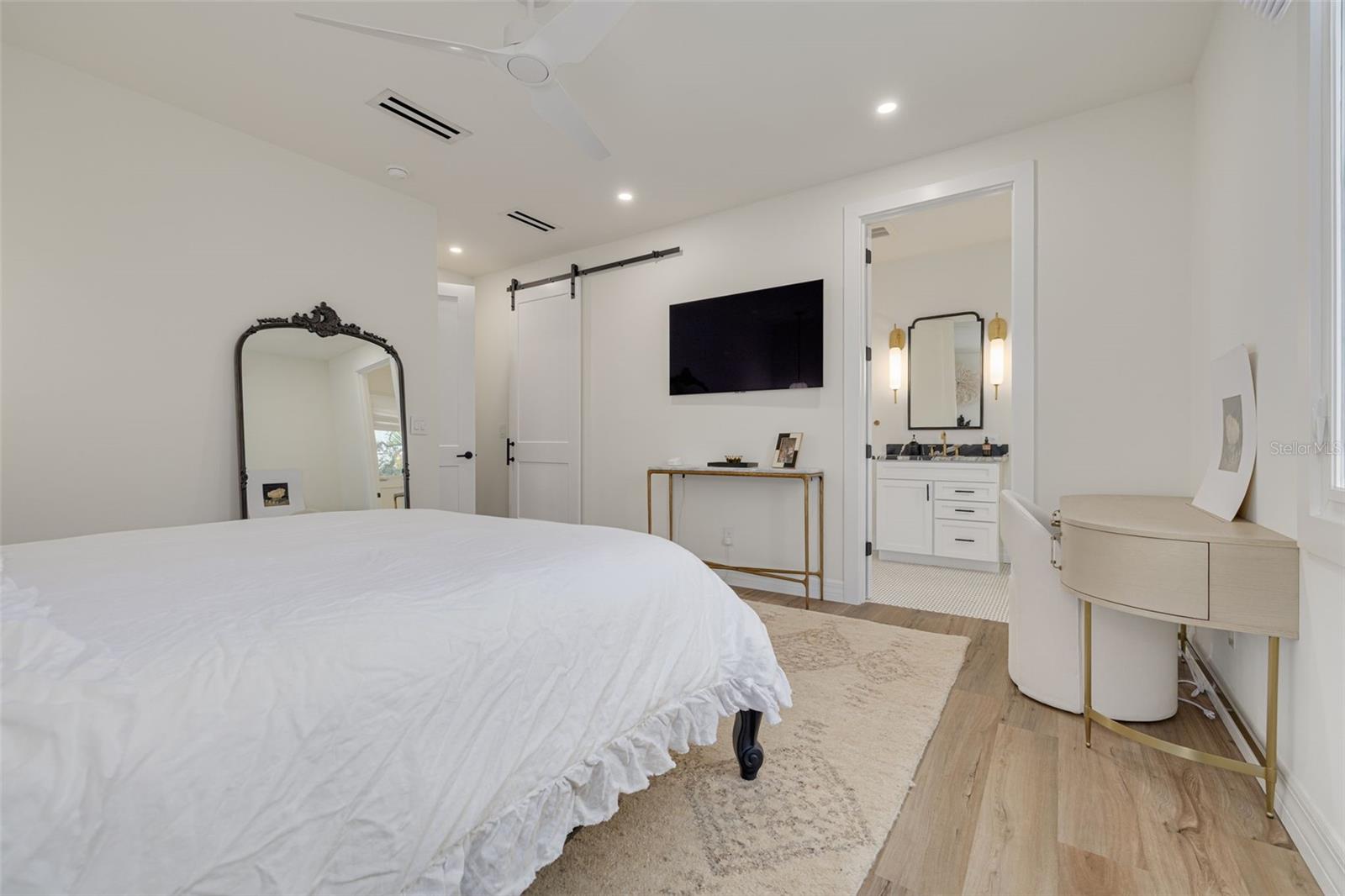 3418 OVERLOOK DR NE, ST PETERSBURG, FL, 33703