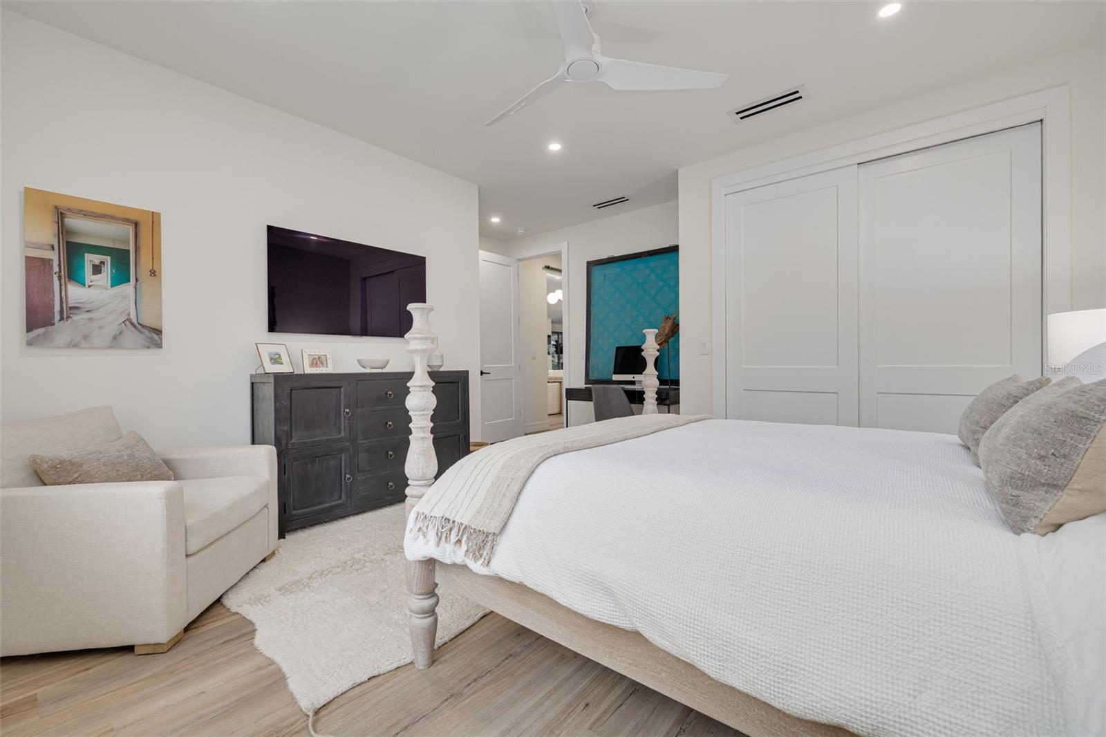 3418 OVERLOOK DR NE, ST PETERSBURG, FL, 33703