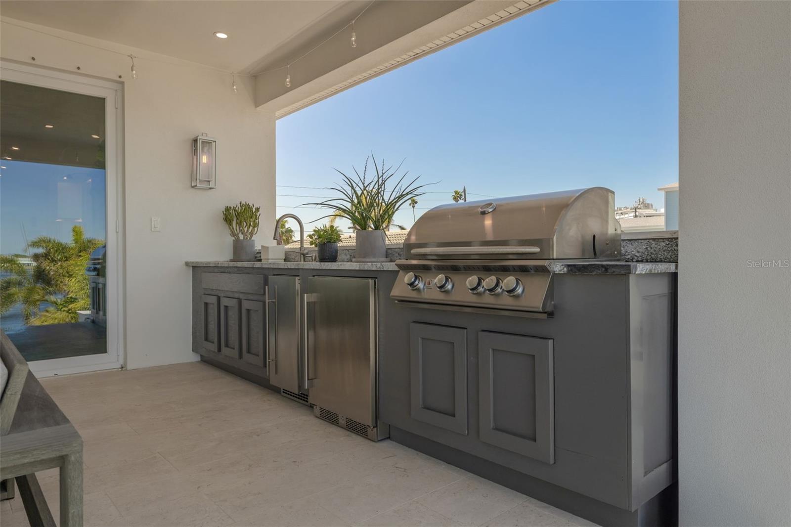 3418 OVERLOOK DR NE, ST PETERSBURG, FL, 33703