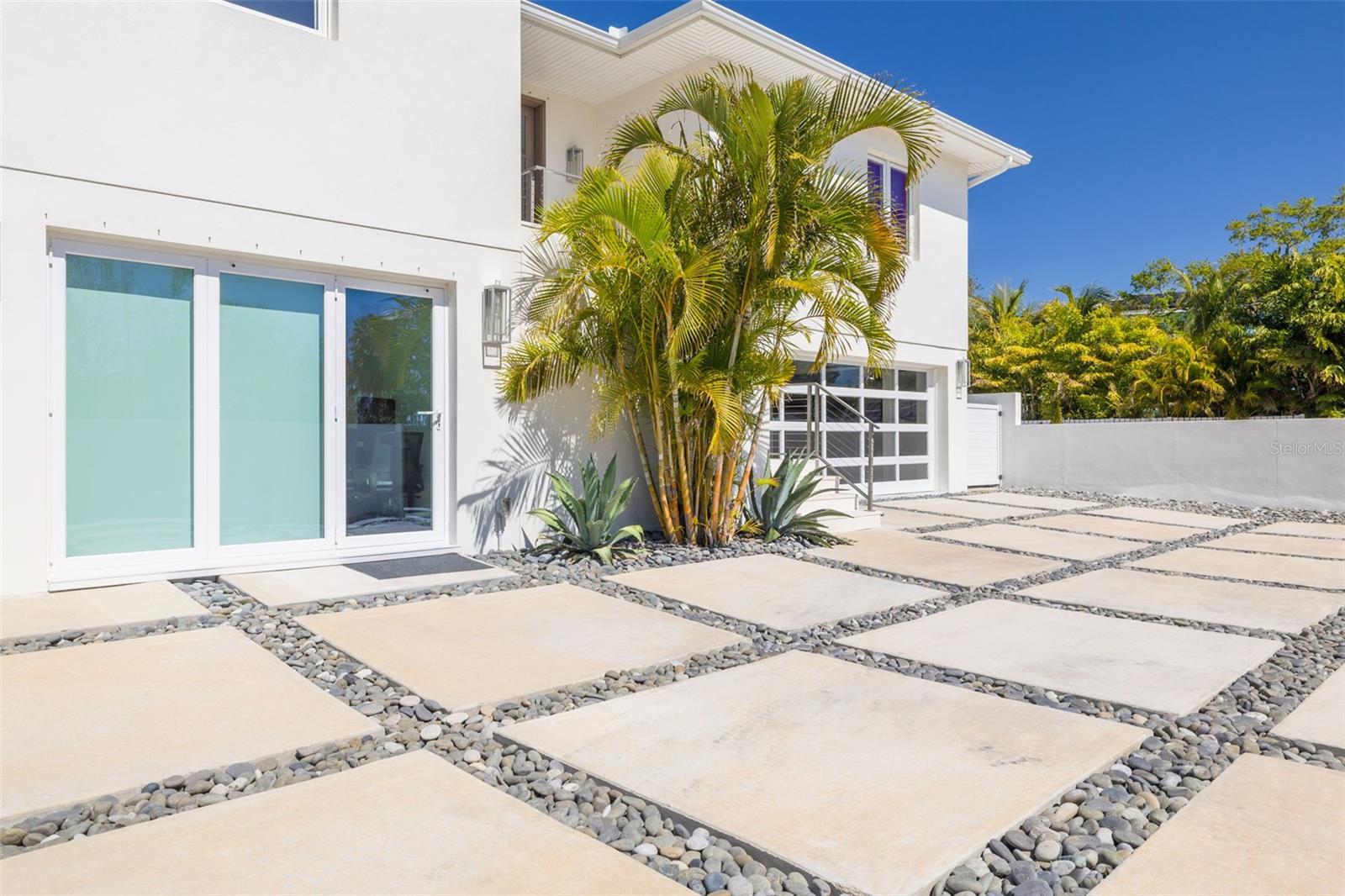 3418 OVERLOOK DR NE, ST PETERSBURG, FL, 33703