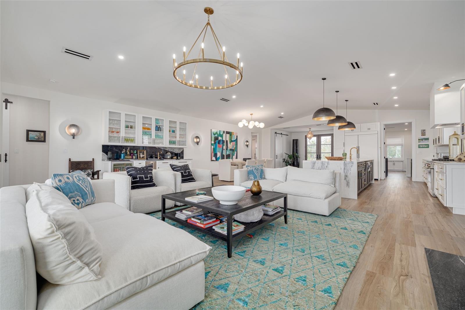 3418 OVERLOOK DR NE, ST PETERSBURG, FL, 33703