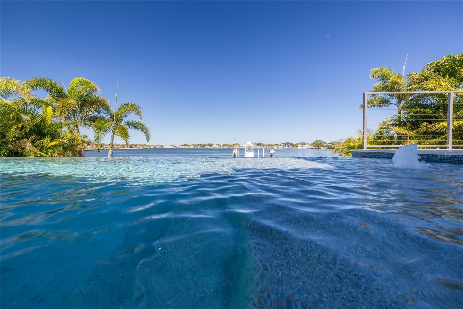 3418 OVERLOOK DR NE, ST PETERSBURG, FL, 33703