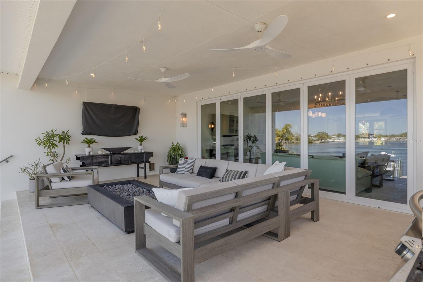 3418 OVERLOOK DR NE, ST PETERSBURG, FL, 33703