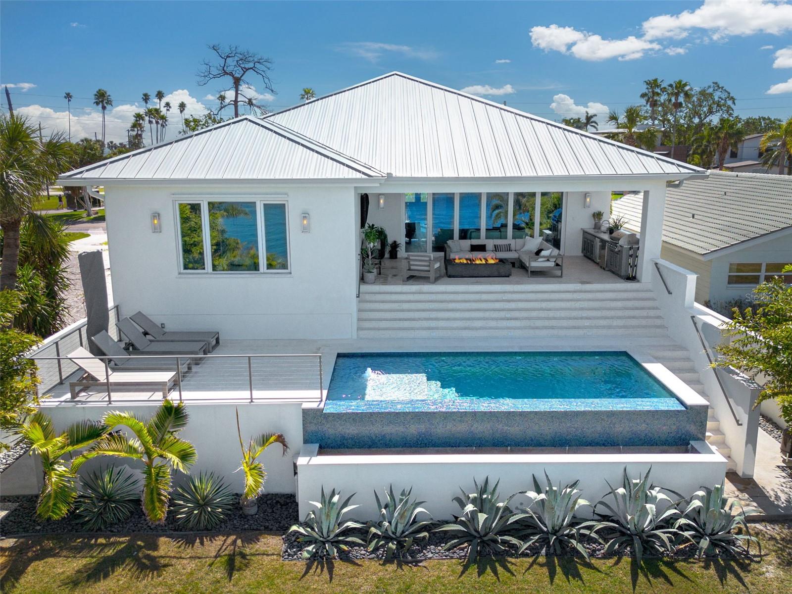 3418 OVERLOOK DR NE, ST PETERSBURG, FL, 33703