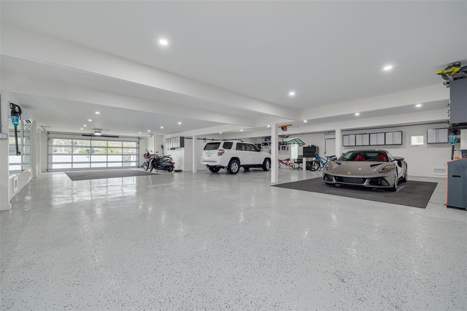 3418 OVERLOOK DR NE, ST PETERSBURG, FL, 33703