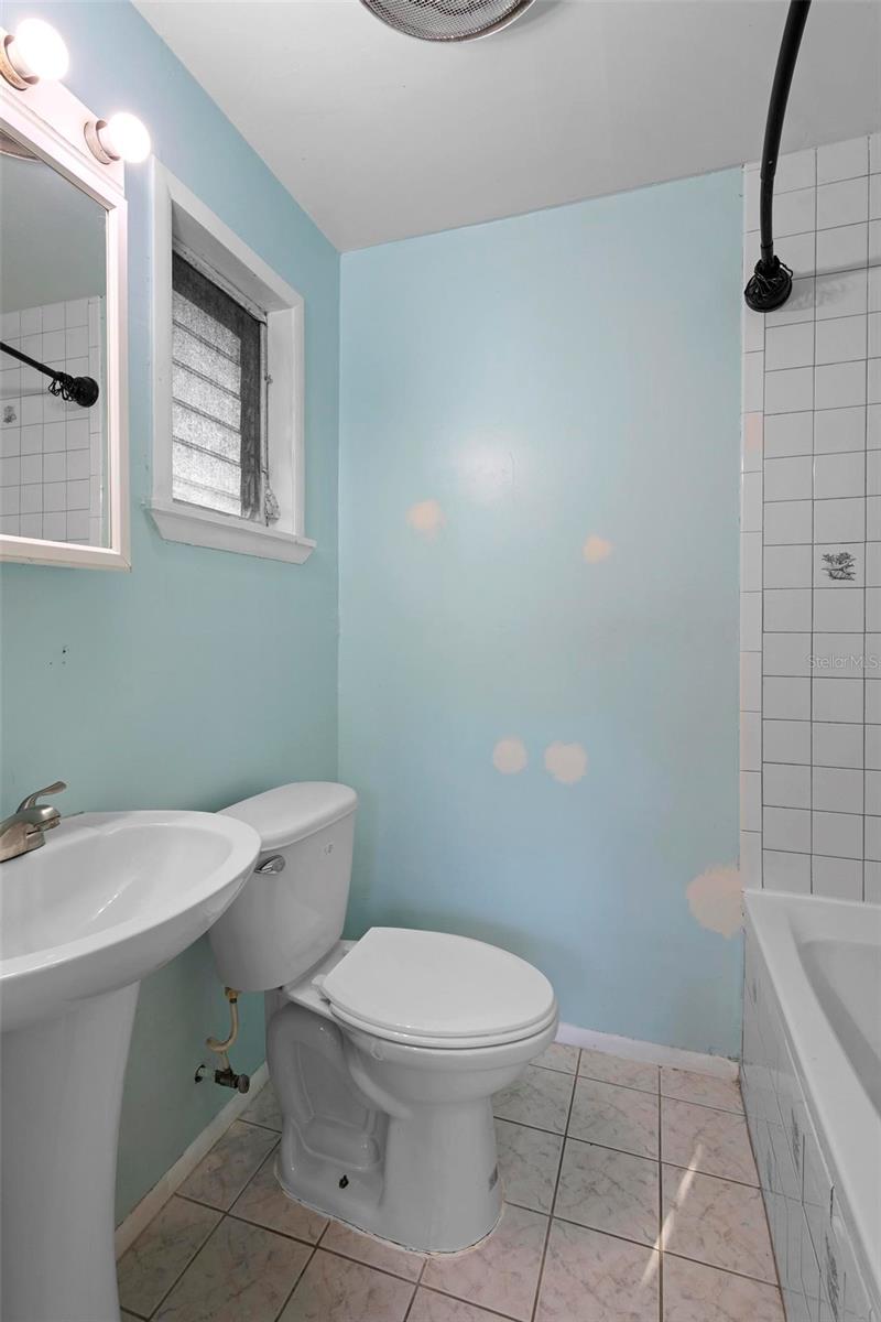 241 S MARYDELL AVE, DELAND, FL, 32720