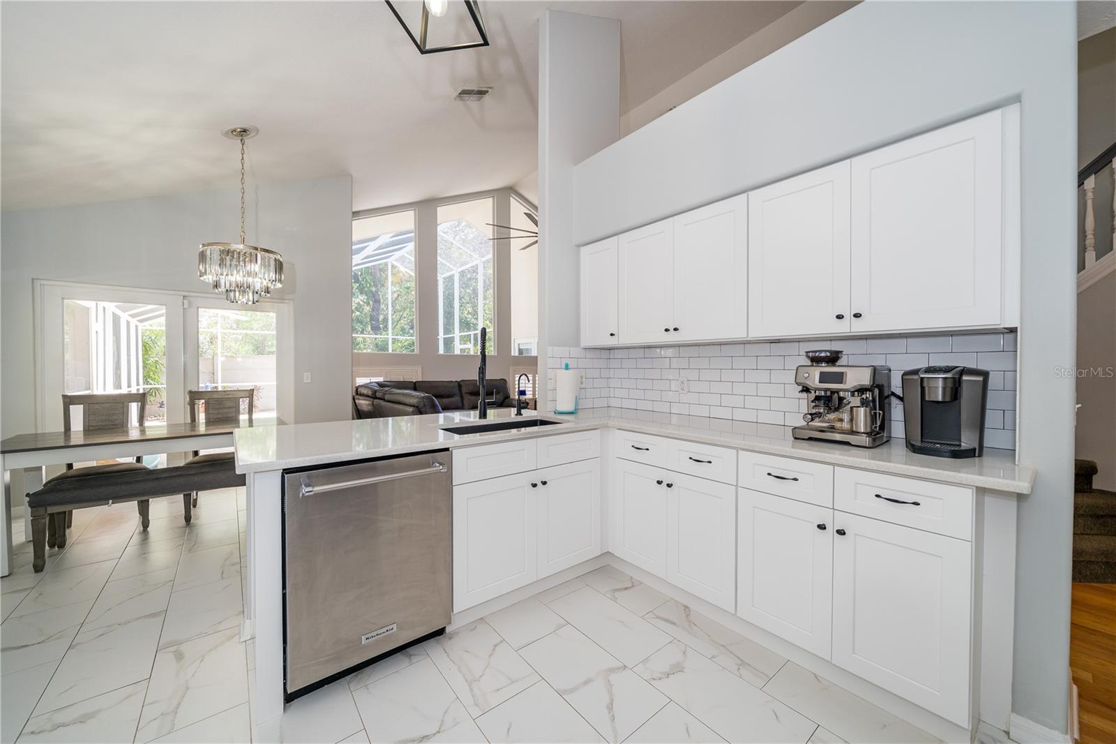 2206 GREEN OAKS LN, TAMPA, FL, 33612