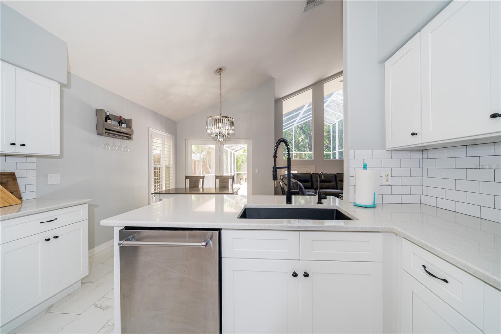 2206 GREEN OAKS LN, TAMPA, FL, 33612
