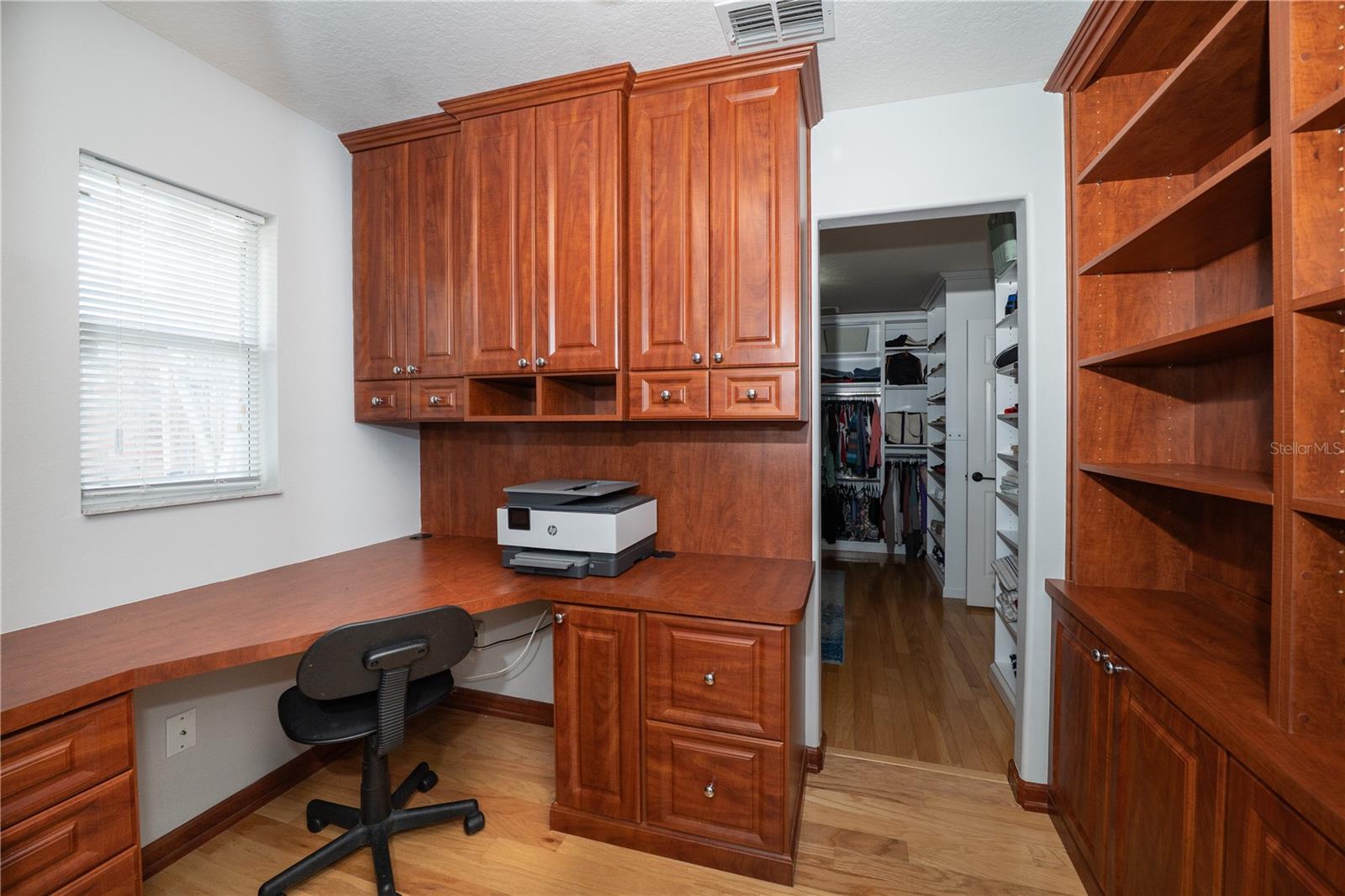 2206 GREEN OAKS LN, TAMPA, FL, 33612