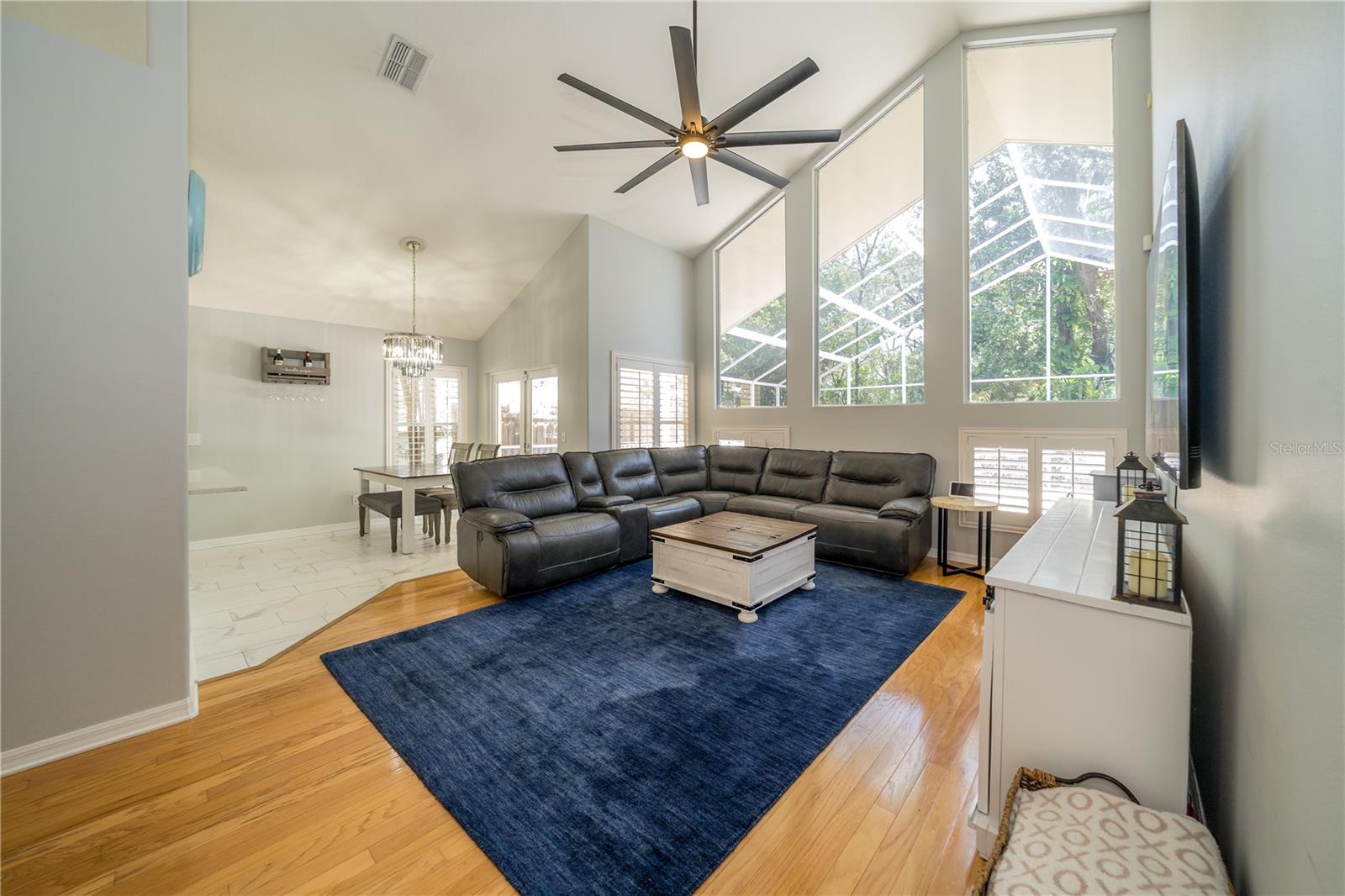 2206 GREEN OAKS LN, TAMPA, FL, 33612