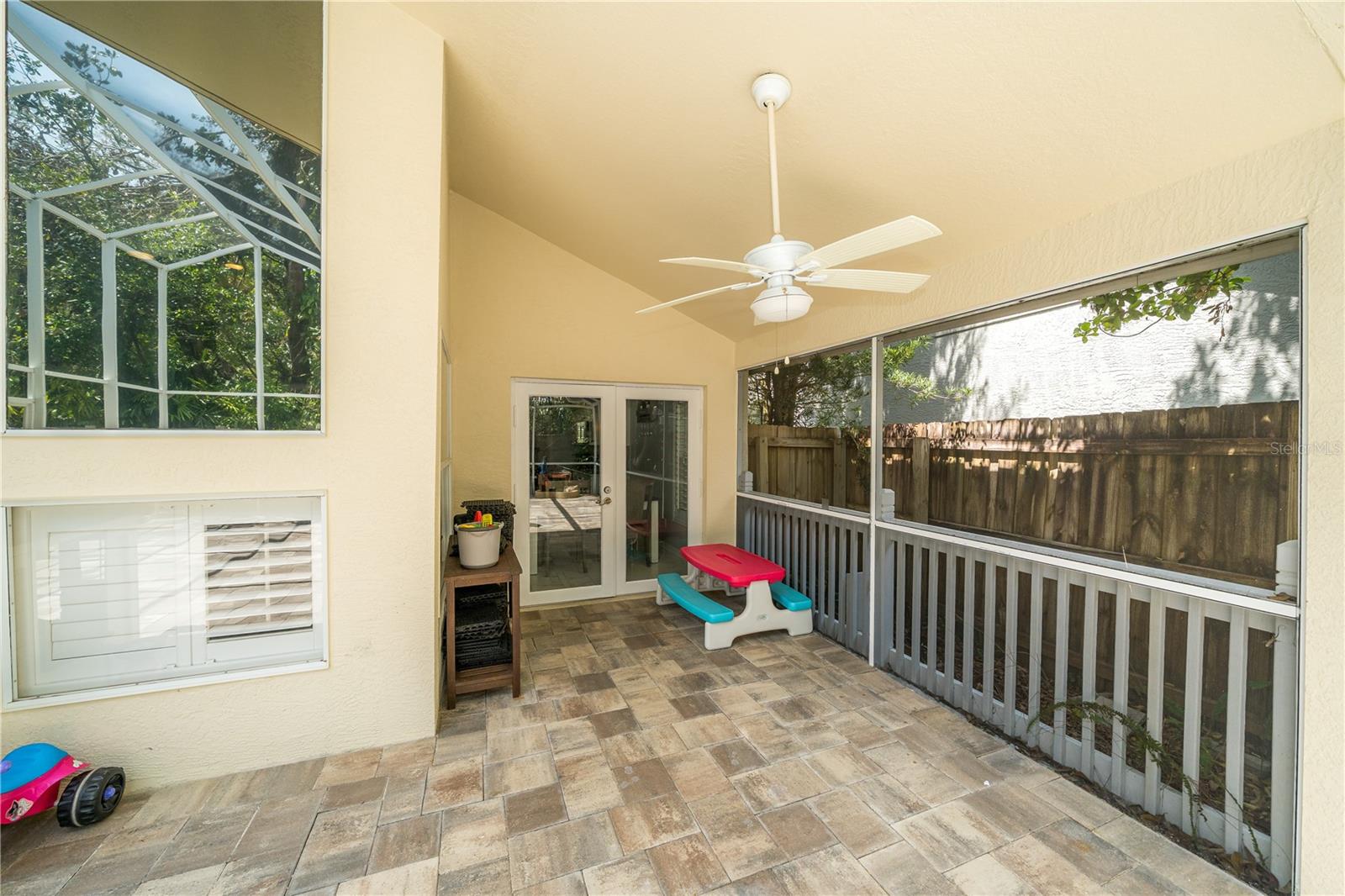 2206 GREEN OAKS LN, TAMPA, FL, 33612