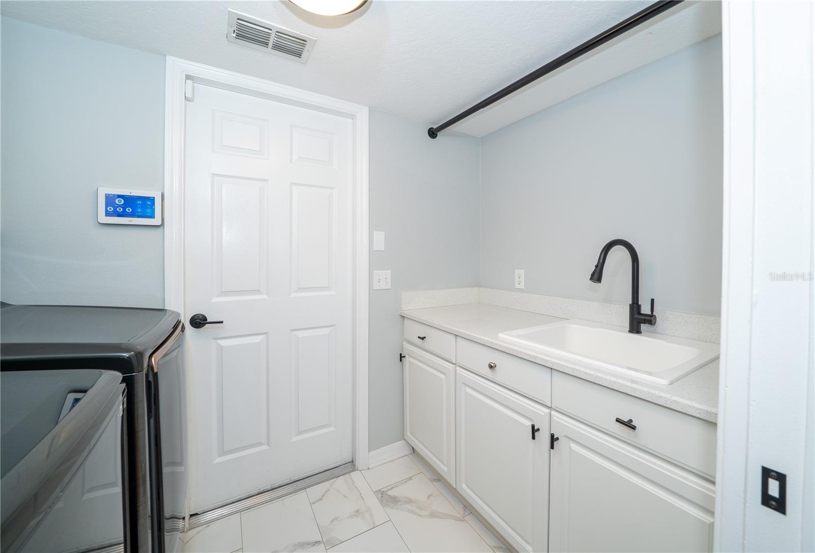 2206 GREEN OAKS LN, TAMPA, FL, 33612