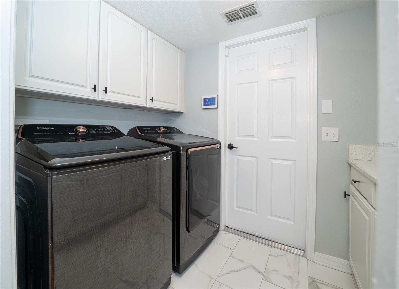2206 GREEN OAKS LN, TAMPA, FL, 33612