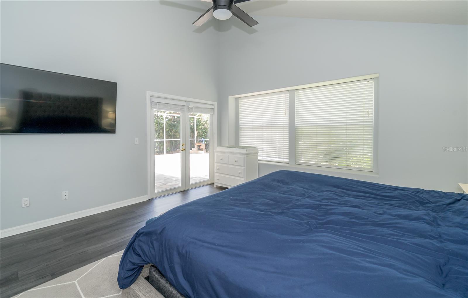 2206 GREEN OAKS LN, TAMPA, FL, 33612