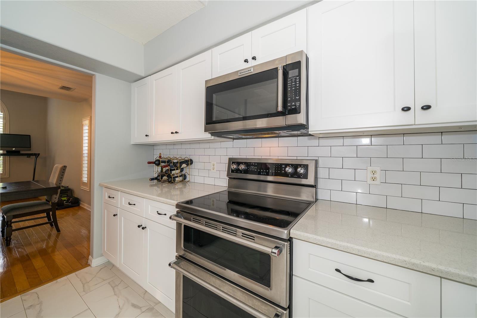 2206 GREEN OAKS LN, TAMPA, FL, 33612