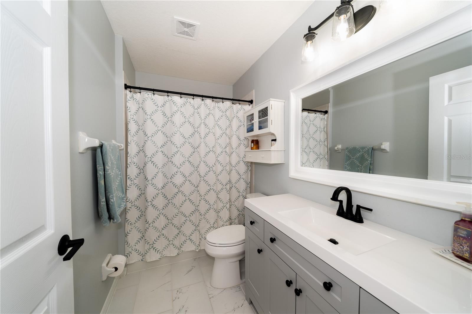 2206 GREEN OAKS LN, TAMPA, FL, 33612
