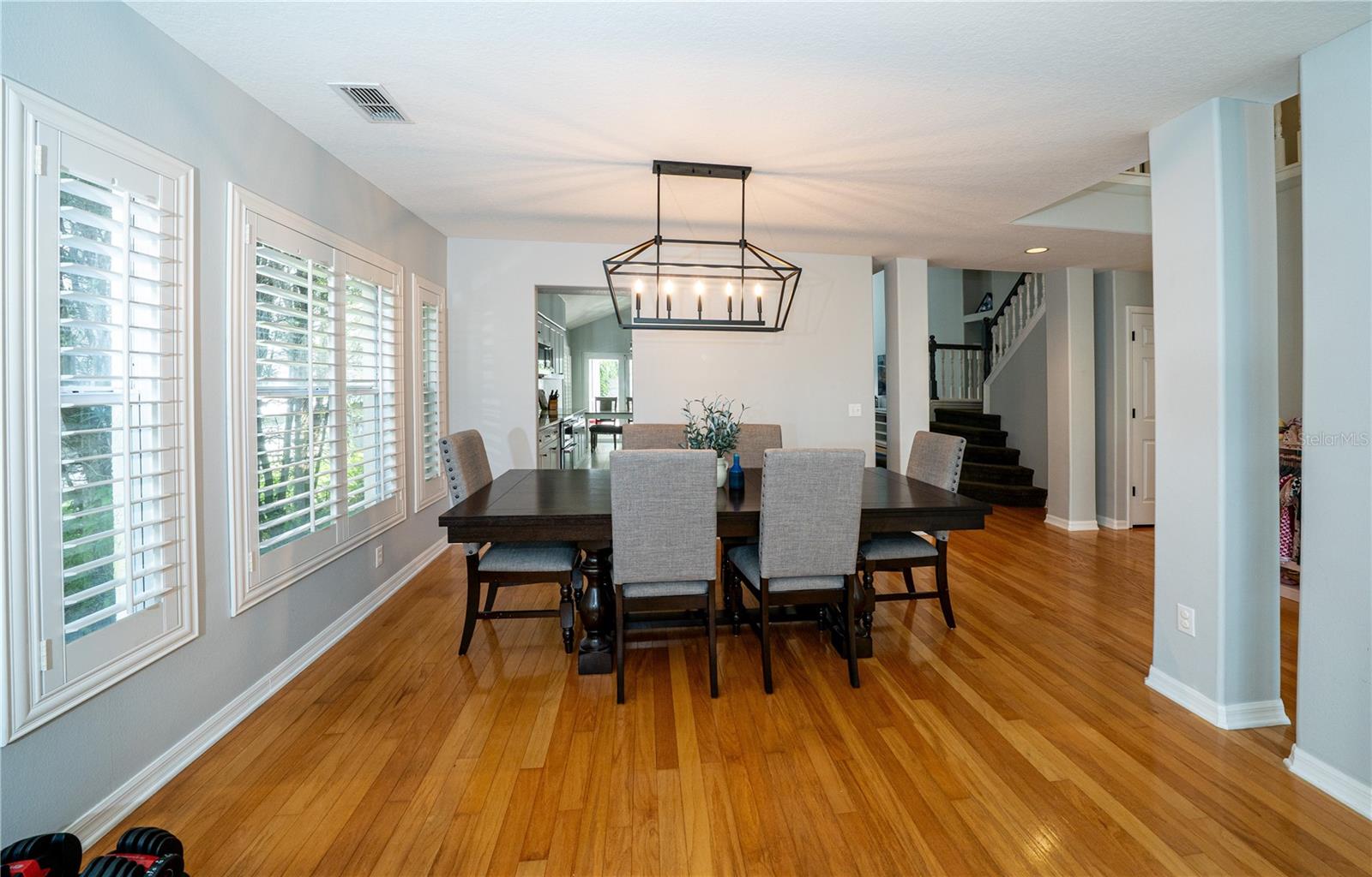 2206 GREEN OAKS LN, TAMPA, FL, 33612