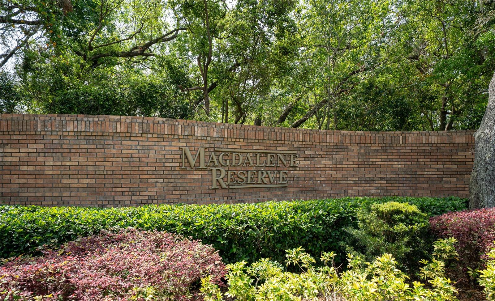 2206 GREEN OAKS LN, TAMPA, FL, 33612