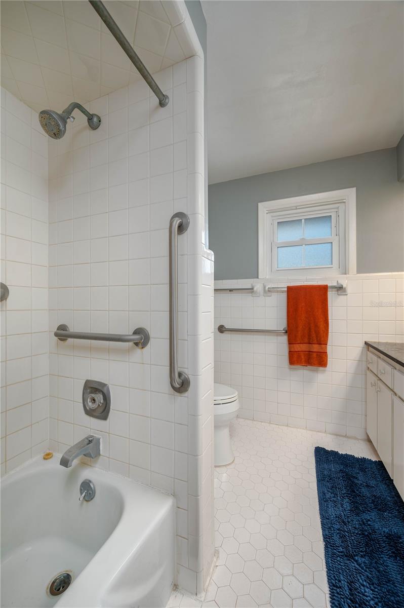 20 HEIGHTS AVE, FROSTPROOF, FL, 33843