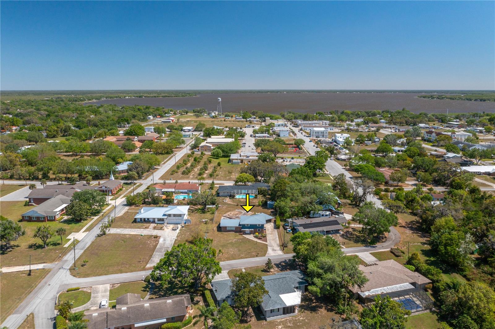 20 HEIGHTS AVE, FROSTPROOF, FL, 33843