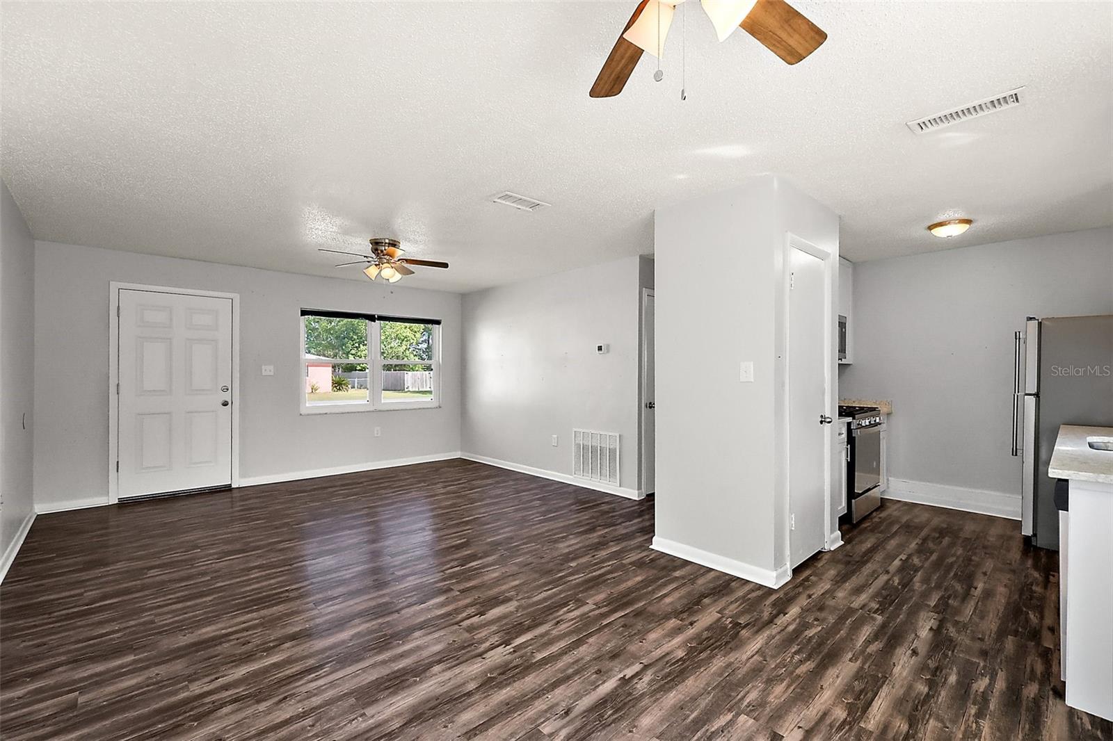 900 MAPLE AVE, FRUITLAND PARK, FL, 34731