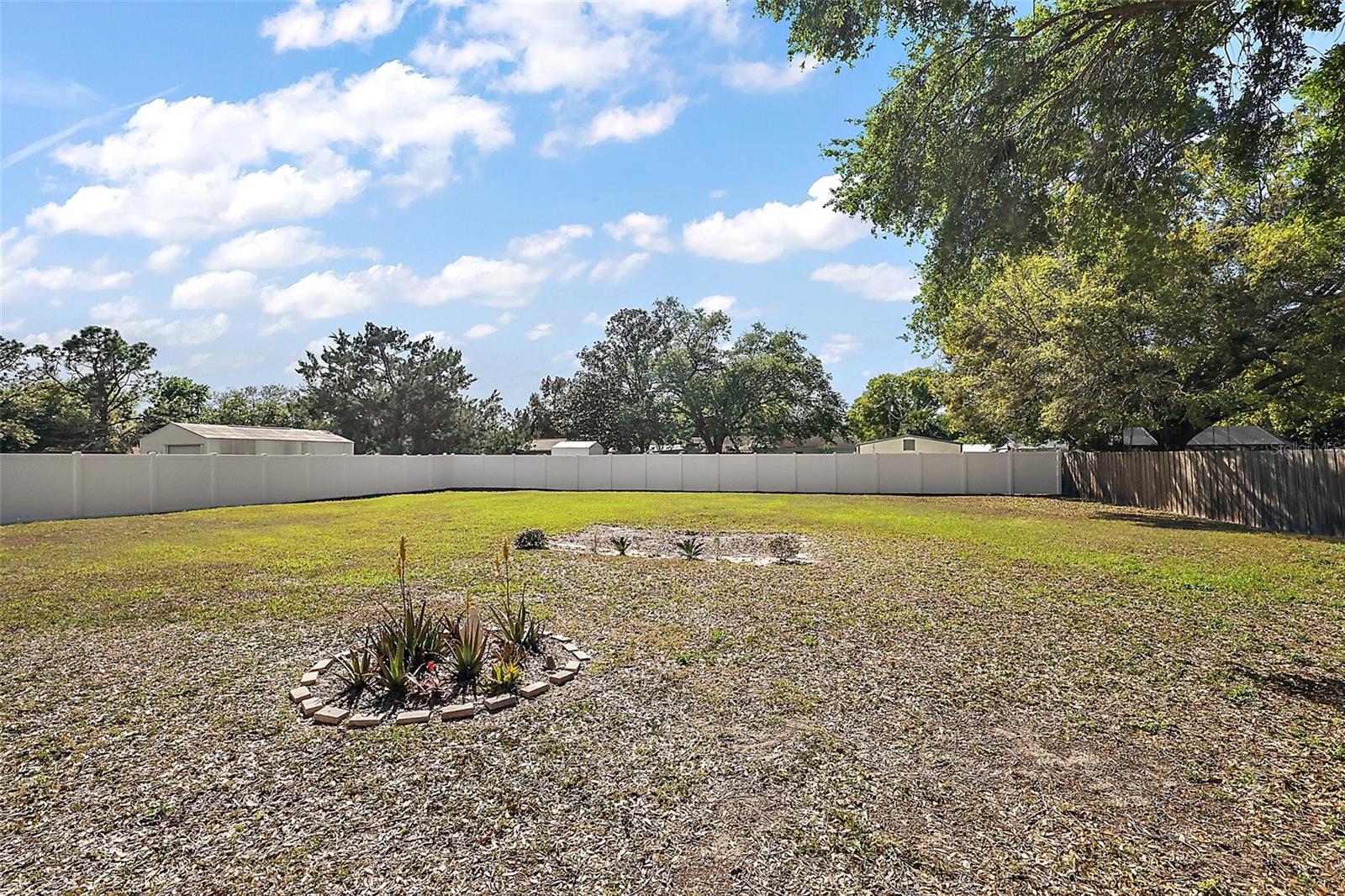 900 MAPLE AVE, FRUITLAND PARK, FL, 34731