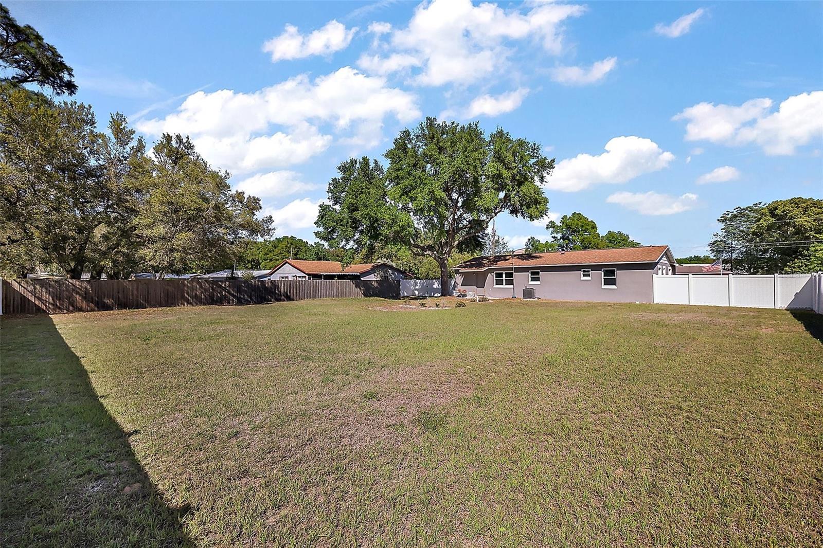 900 MAPLE AVE, FRUITLAND PARK, FL, 34731