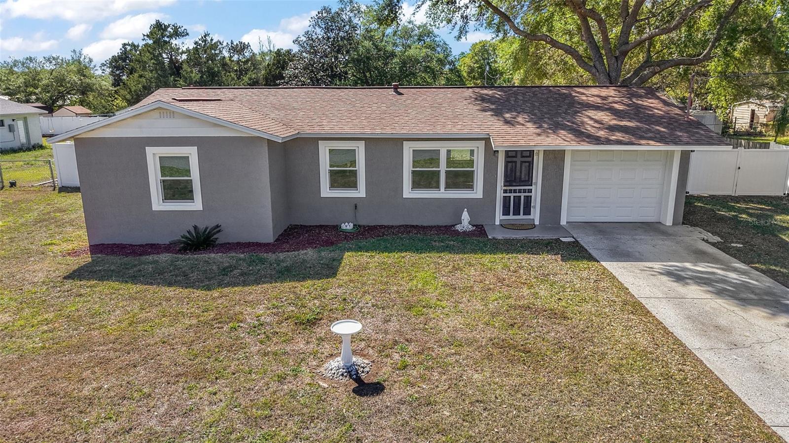 900 MAPLE AVE, FRUITLAND PARK, FL, 34731