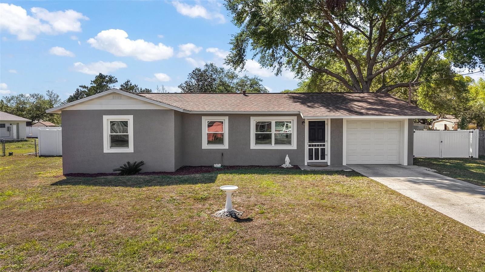 900 MAPLE AVE, FRUITLAND PARK, FL, 34731