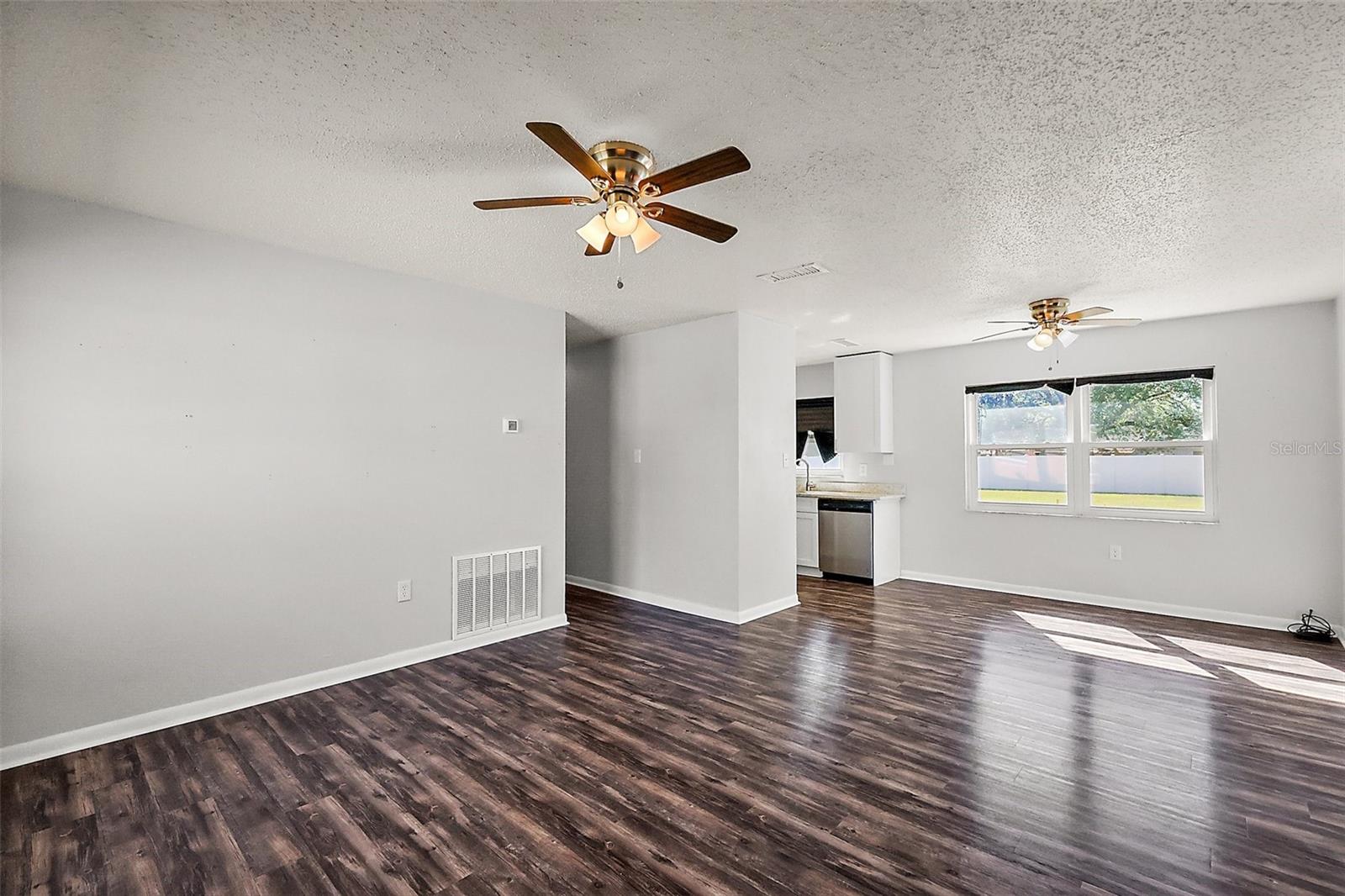 900 MAPLE AVE, FRUITLAND PARK, FL, 34731