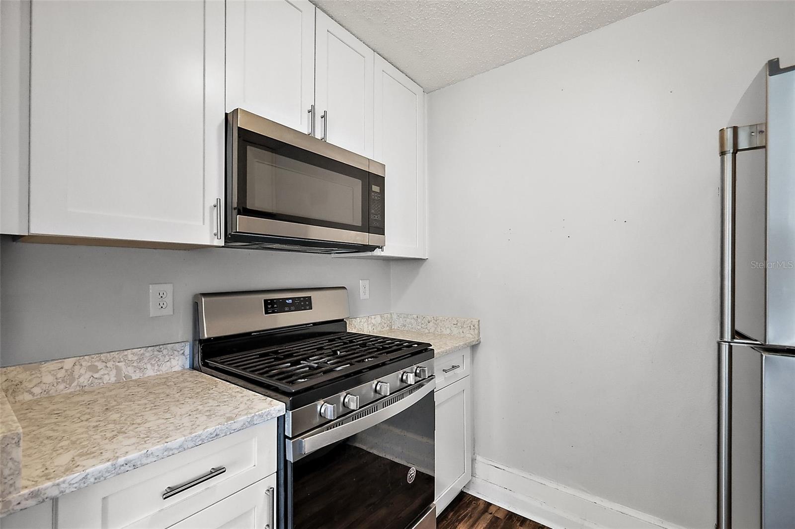 900 MAPLE AVE, FRUITLAND PARK, FL, 34731