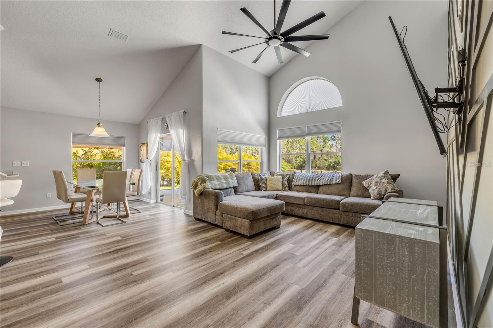 225 PERFECT DR, DAYTONA BEACH, FL, 32124