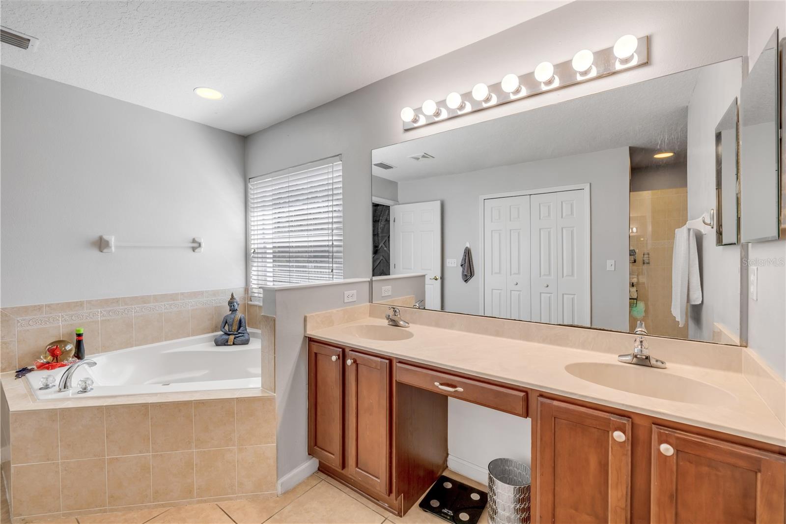 225 PERFECT DR, DAYTONA BEACH, FL, 32124