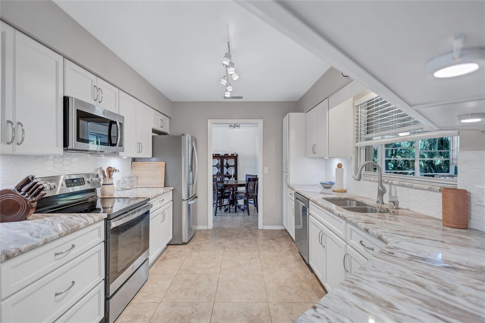 8243 37TH AVE N, ST PETERSBURG, FL, 33710