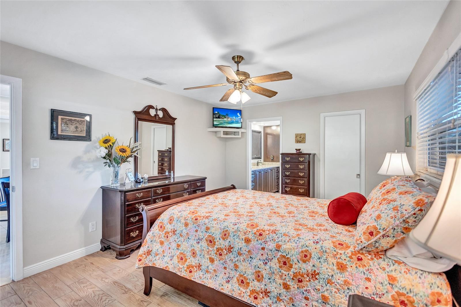 8243 37TH AVE N, ST PETERSBURG, FL, 33710