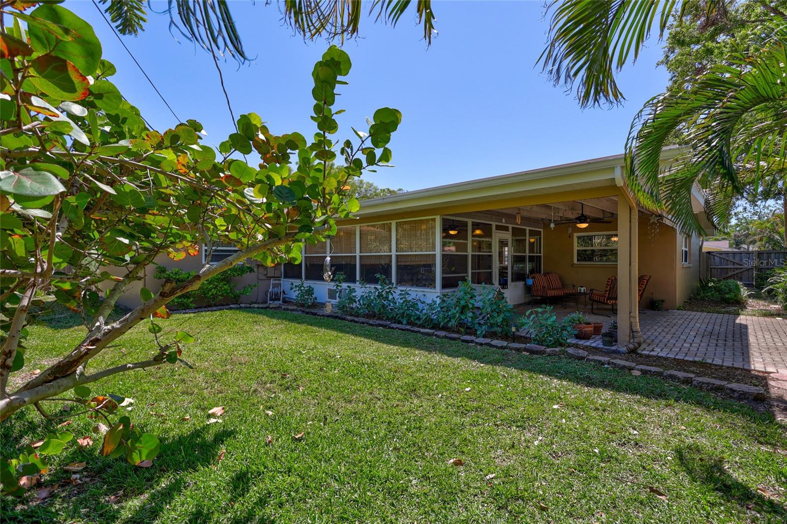 8243 37TH AVE N, ST PETERSBURG, FL, 33710