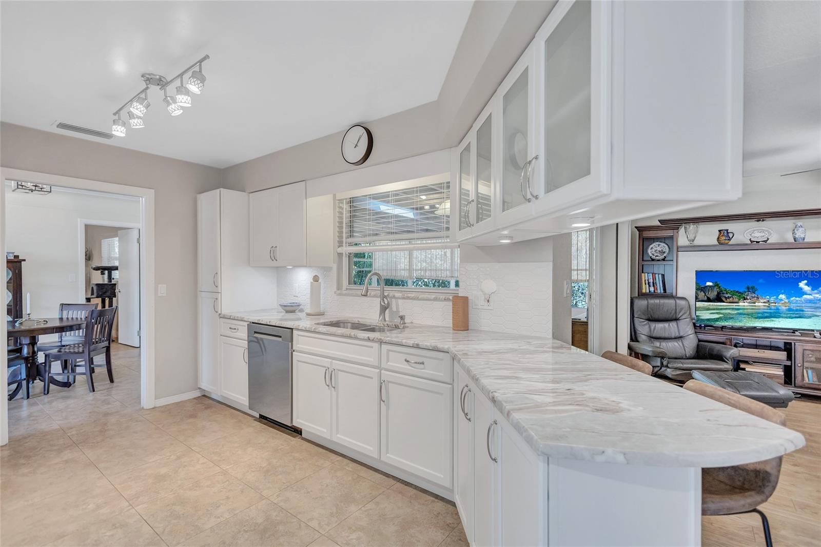 8243 37TH AVE N, ST PETERSBURG, FL, 33710